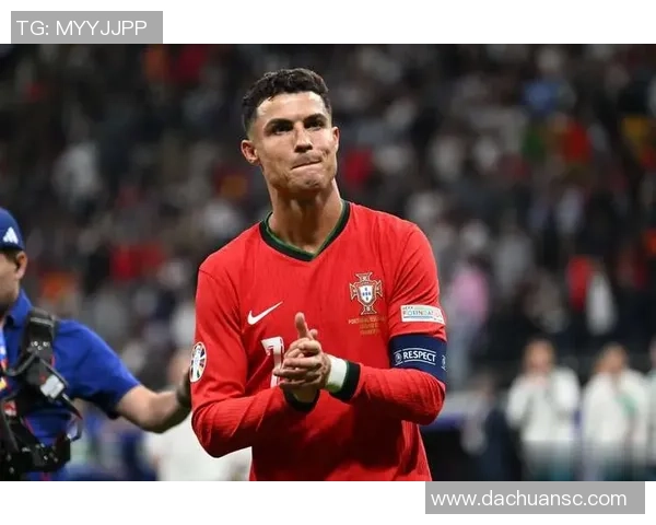 足球明星C罗的过人技巧揭秘如何在赛场上轻松突破对手防线 足球明星C罗的过人技巧揭秘如何在赛场上轻松突破对手防线