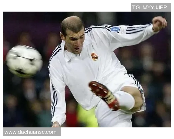 足球明星的独特标志与个性化艺术创作展现 足球明星的独特标志与个性化艺术创作展现