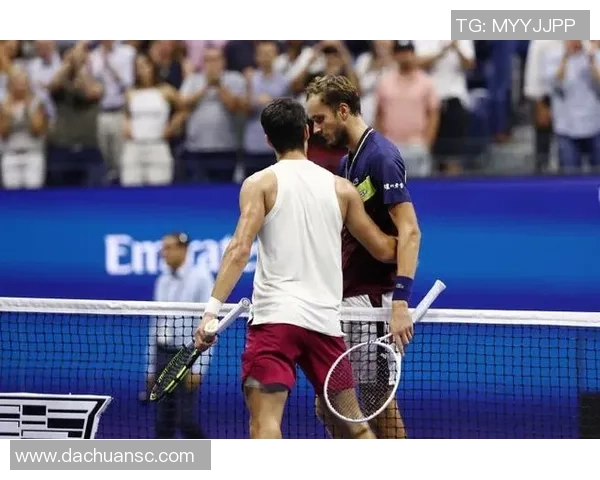 重庆网球队与上海网球队赛后复盘分析力量对比与战术探讨 重庆网球队与上海网球队赛后复盘分析力量对比与战术探讨